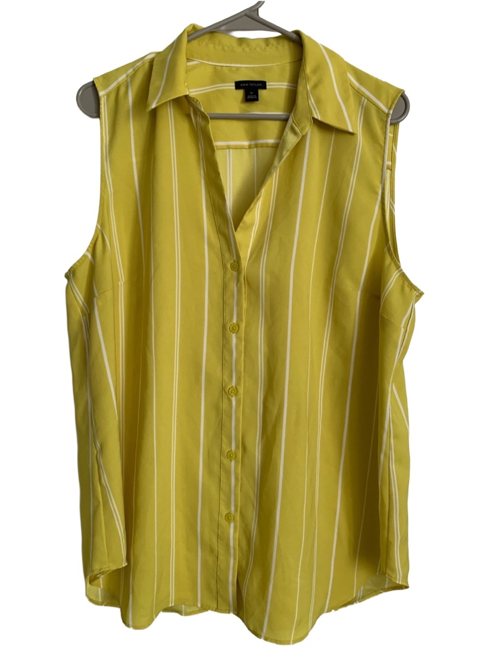 ANN TAYLOR Women’s Chartreuse Green Yellow Sleeveless Button Down Blouse